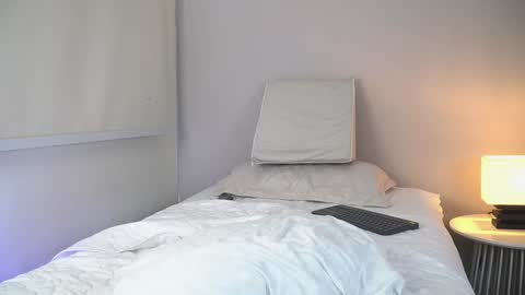  V A L  help me reach 100likes online show from 01.09.25