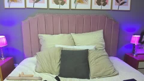 Snapshot of veronnica_fox chatting on 01.22.25 Veronica online show from 01.22.25