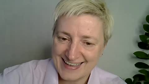 verony_ online show from 10.28.25