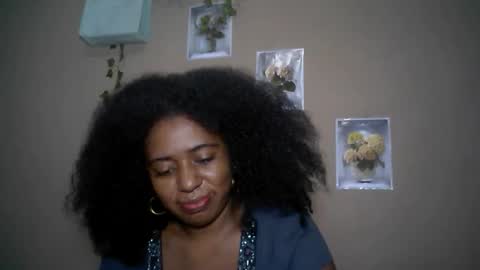 Snapshot of verronique1511 chatting on 04.17.26 verronique1511 online show from 04.17.26