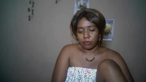Snapshot of verronique1511 chatting on 04.28.26 verronique1511 online show from 04.28.26