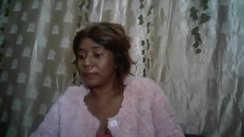 Snapshot of verronique1511 chatting on 05.19.26 verronique1511 online show from 05.19.26