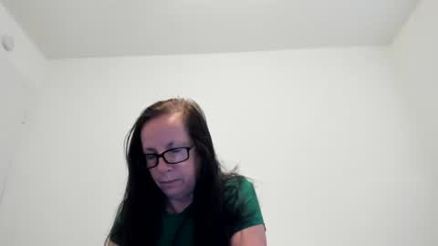 Snapshot of verysassypeachgoddess chatting on 03.18.26 verysassypeachgoddess online show from 03.18.26