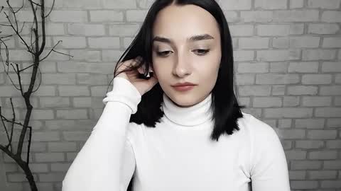 Snapshot of veryveryshygirl chatting on 02.18.25 Ana online show from 02.18.25