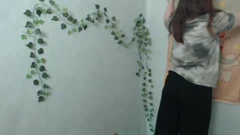 Snapshot of veryveryvery_shy chatting on 04.01.26 veryveryvery_shy online show from 04.01.26