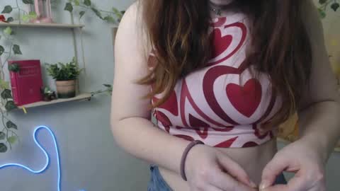 Snapshot of veryveryvery_shy chatting on 04.10.26 veryveryvery_shy online show from 04.10.26