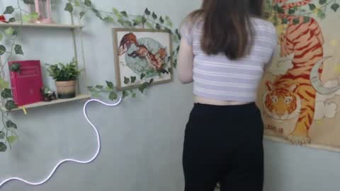 Snapshot of veryveryvery_shy chatting on 04.14.26 veryveryvery_shy online show from 04.14.26
