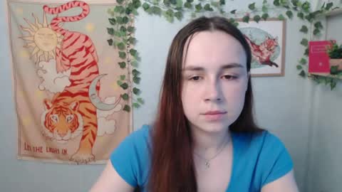 Snapshot of veryveryvery_shy chatting on 06.01.26 veryveryvery_shy online show from 06.01.26