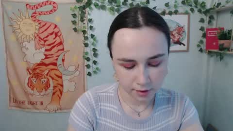 Snapshot of veryveryvery_shy chatting on 06.04.26 veryveryvery_shy online show from 06.04.26