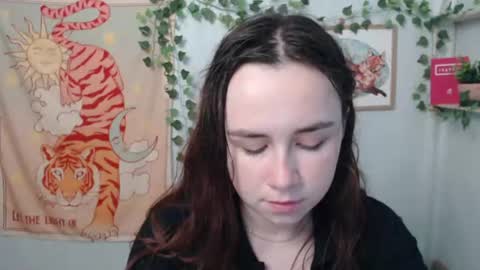 Snapshot of veryveryvery_shy chatting on 06.15.26 veryveryvery_shy online show from 06.15.26