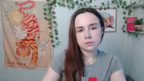 Snapshot of veryveryvery_shy chatting on 06.17.26 veryveryvery_shy online show from 06.17.26