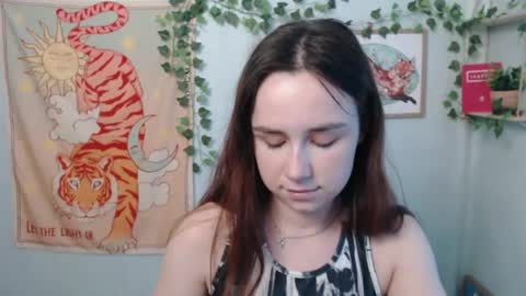 Snapshot of veryveryvery_shy chatting on 06.18.26 veryveryvery_shy online show from 06.18.26
