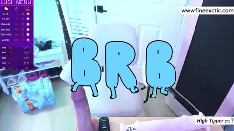 Snapshot of vesafine chatting on 12.30.24 vesafine online show from 12.30.24