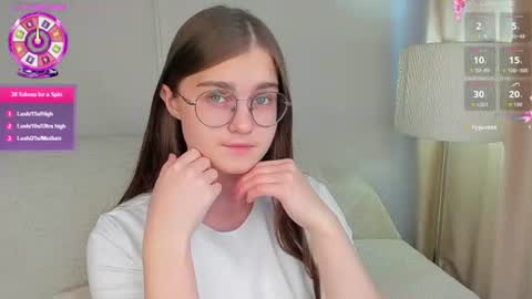Snapshot of veta_cute chatting on 07.26.26 Emma Sofa online show from 07.26.26