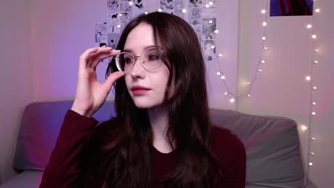 Snapshot of vetta_dey chatting on 12.18.24 Iva online show from 12.18.24