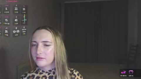 Snapshot of vi_luxxxy chatting on 07.18.26 vi_luxxxy online show from 07.18.26