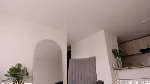 Vianca Cruz online show from 01.30.25