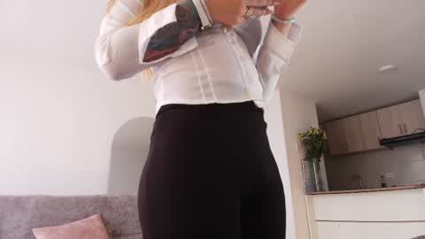 Vianca Cruz online show from 03.05.25