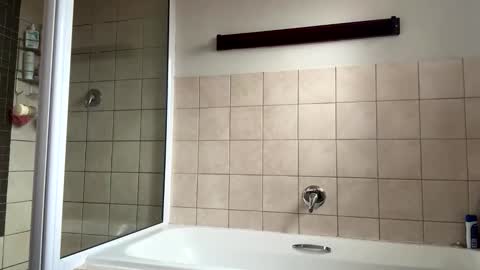 Snapshot of vibez4days chatting on 02.18.26 Vibez4days online show from 02.18.26