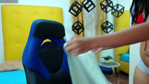 nahomy online show from 01.30.25