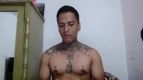 Snapshot of vicctorzc chatting on 04.30.26 Victor cardenas online show from 04.30.26