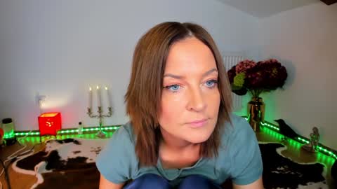 ViciousQueenu can call me Laura online show from 11.10.25