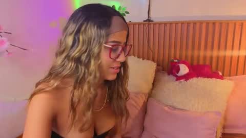 VICTORIA online show from 10.03.25