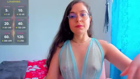 Snapshot of vicky_cristinax chatting on 06.18.26 Vicky online show from 06.18.26