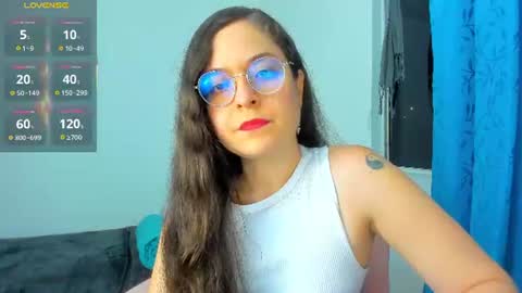 Snapshot of vicky_cristinax chatting on 06.21.26 Vicky online show from 06.21.26