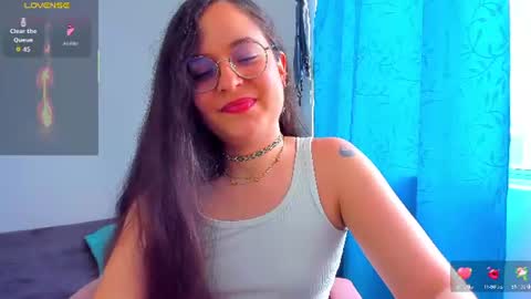 Snapshot of vicky_cristinax chatting on 07.07.26 Vicky online show from 07.07.26