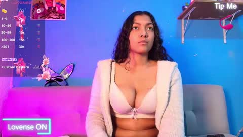Snapshot of vicky_miller_05 chatting on 02.22.25 vicky_miller_05 online show from 02.22.25