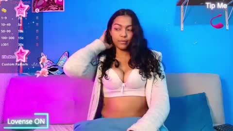 Snapshot of vicky_miller_05 chatting on 02.24.25 vicky_miller_05 online show from 02.24.25