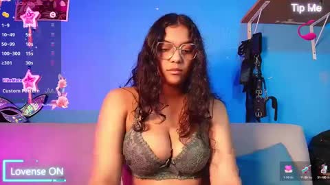Snapshot of vicky_miller_05 chatting on 03.04.25 vicky_miller_05 online show from 03.04.25