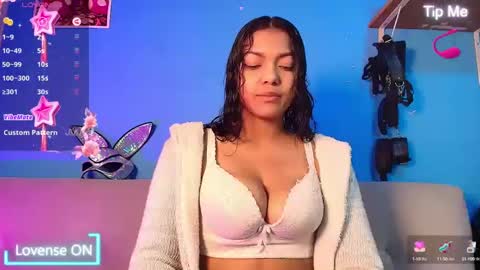 Snapshot of vicky_miller_05 chatting on 03.05.25 vicky_miller_05 online show from 03.05.25