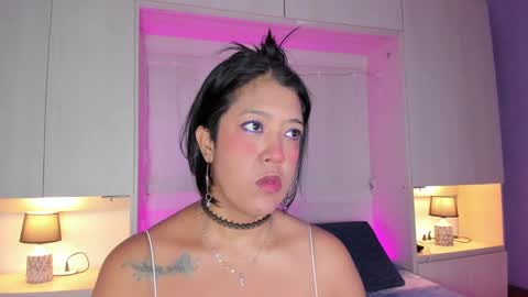 V I C K Y online show from 01.26.25