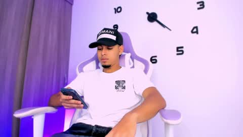 Snapshot of victor_ospina chatting on 04.02.26 victor have a nice day ... online show from 04.02.26