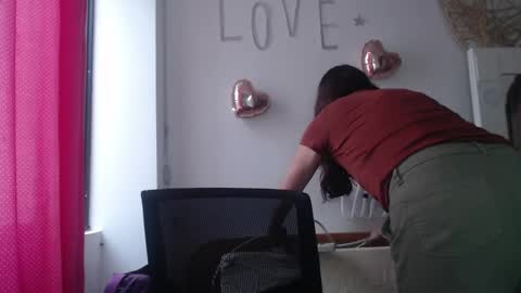 Hi guys   Im victoria  Be the one who can control me in PVT online show from 03.10.25