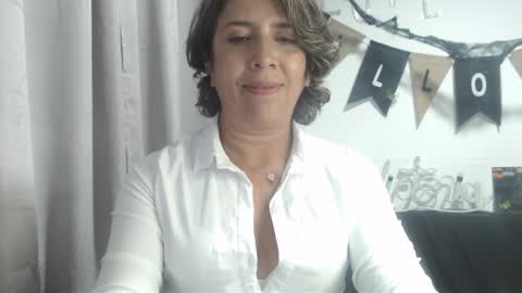 Hi guys   Im victoria  Be the one who can control me in PVT online show from 10.15.25