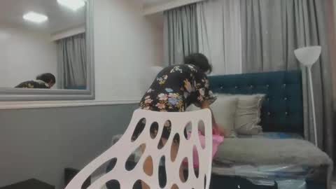 Victoria  grey  online show from 03.25.26