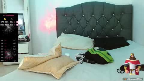 Victoria  independent model online show from 01.27.25