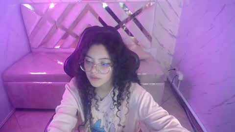 victoria_castillo_b online show from 03.12.25