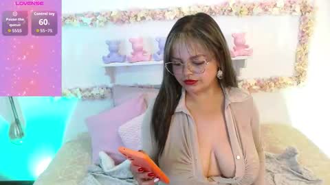 Snapshot of victoria_cherry_ chatting on 09.29.25 victoria_cherry_ online show from 09.29.25