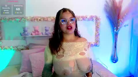 Snapshot of victoria_cherry_ chatting on 10.02.25 victoria_cherry_ online show from 10.02.25