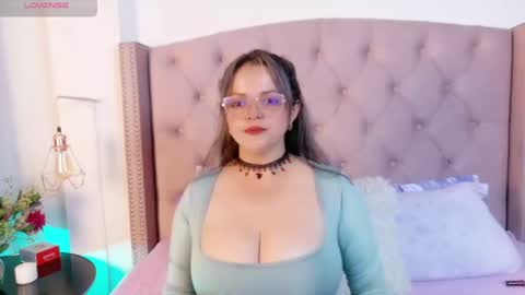 Snapshot of victoria_cherry_ chatting on 06.18.26 victoria_cherry_ online show from 06.18.26