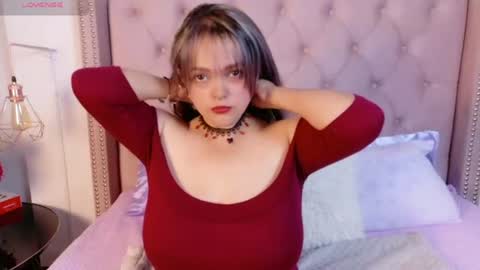 Snapshot of victoria_cherry_ chatting on 06.19.26 victoria_cherry_ online show from 06.19.26