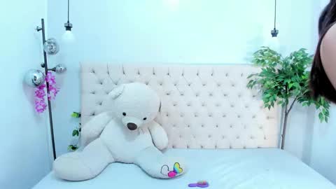 Victoria online show from 12.01.25