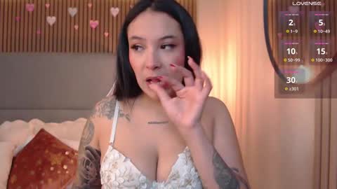 Victoria Collins online show from 03.04.25