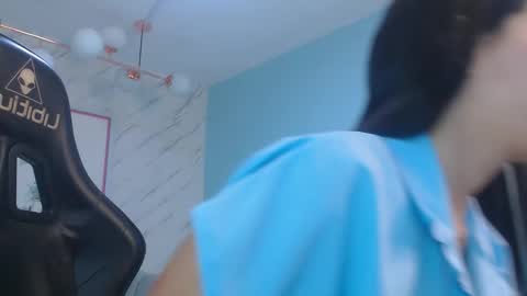 Snapshot of victoria_hernandez_t chatting on 03.25.26 Victoria online show from 03.25.26