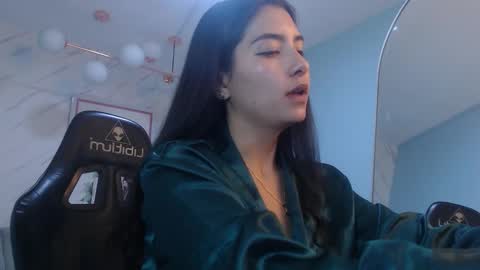 Snapshot of victoria_hernandez_t chatting on 03.27.26 Victoria online show from 03.27.26