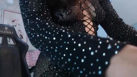 Snapshot of victoria_hernandez_t chatting on 04.07.26 Victoria online show from 04.07.26